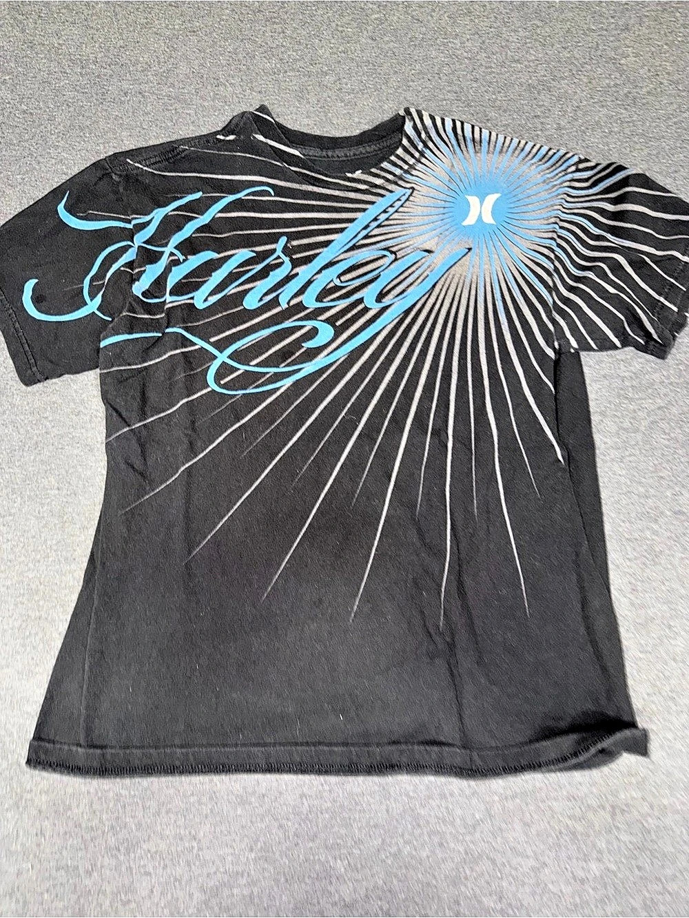 Hurley Graphic Short Sleeve Tee in Black & Blue Size Medium